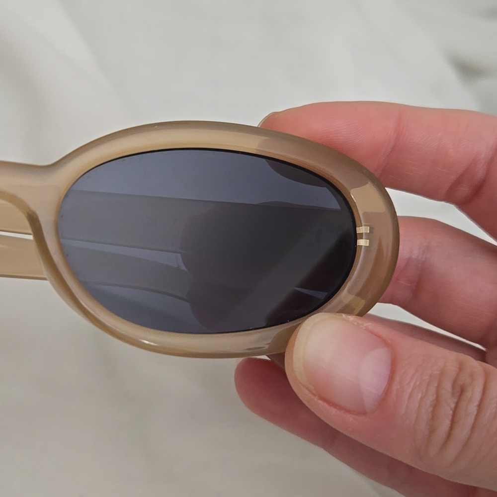 Oval Beige Sunglasses As Seen On Gigi Hadid Y2K Supermodel Festival New As Is - Picture 12 of 15